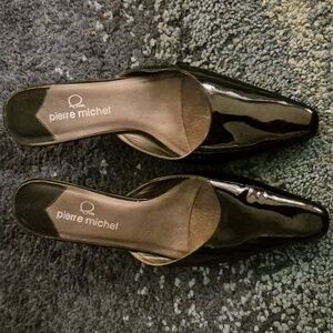 Pierre Michel Black Women's Patent Leather Kitten Heel Mules..size 6.5